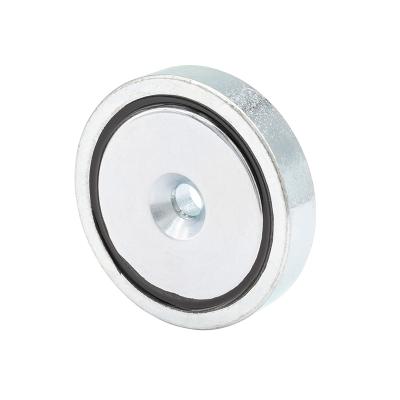 Lav Neodymium Pottemagnet Ø40x8,0 mm med undersænket skruehul Ø5,5 mm og 30 kg trækkraft